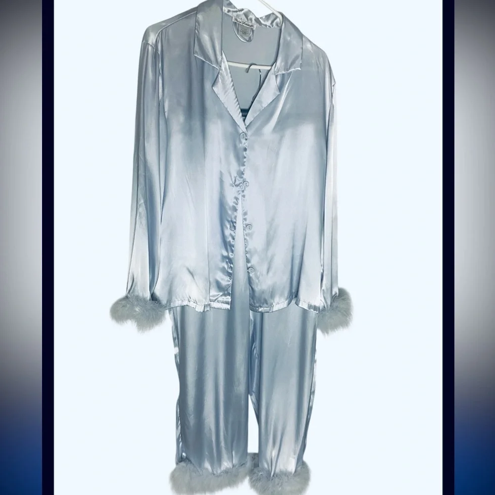 Luxury Linea Donatella Marabou Feather Trim Silver blue Pajama Set XL (NWOT)